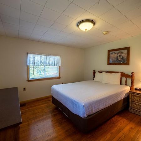Lake 'N Pines Motel 库珀斯敦 外观 照片