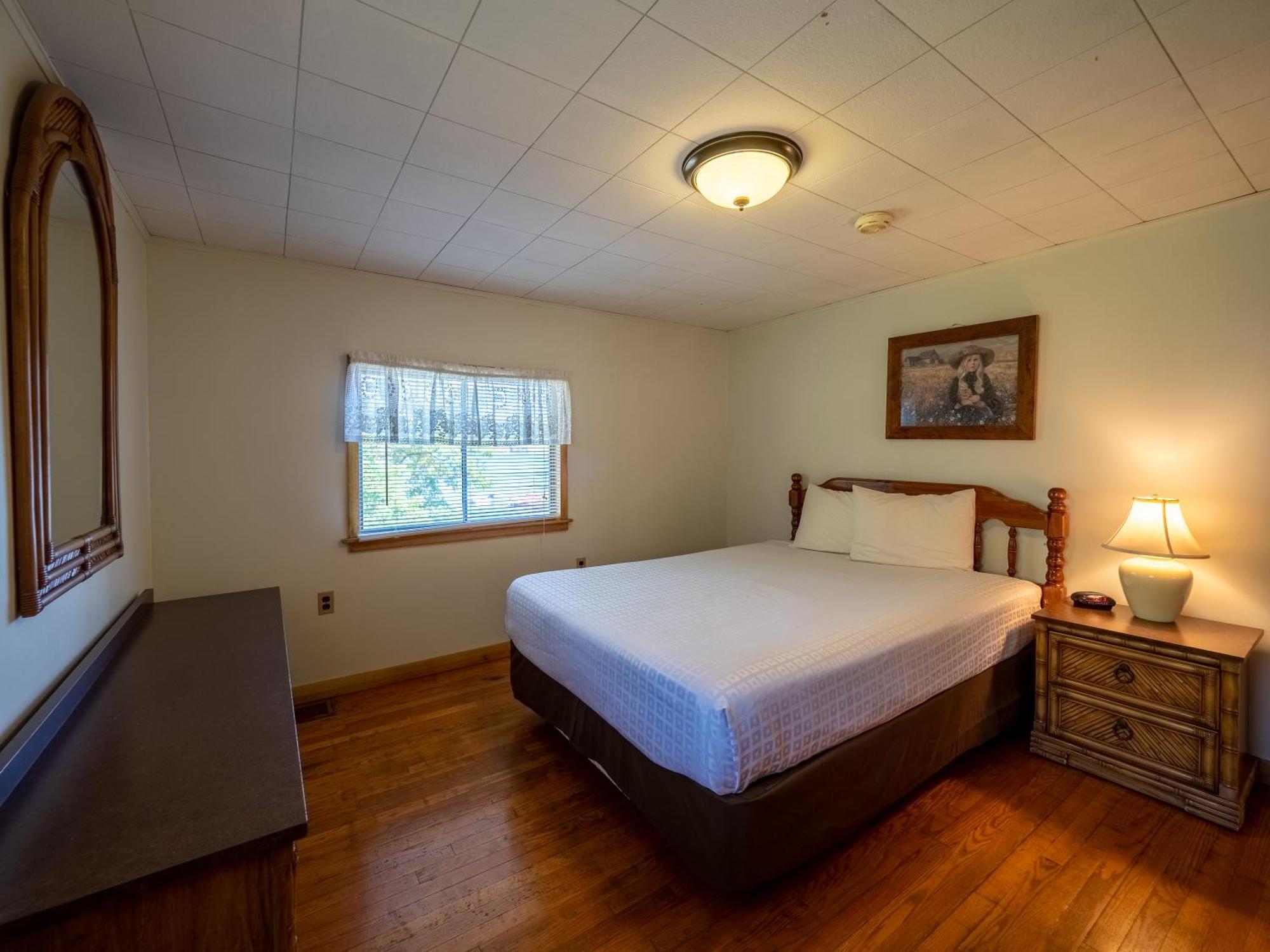 Lake 'N Pines Motel 库珀斯敦 外观 照片