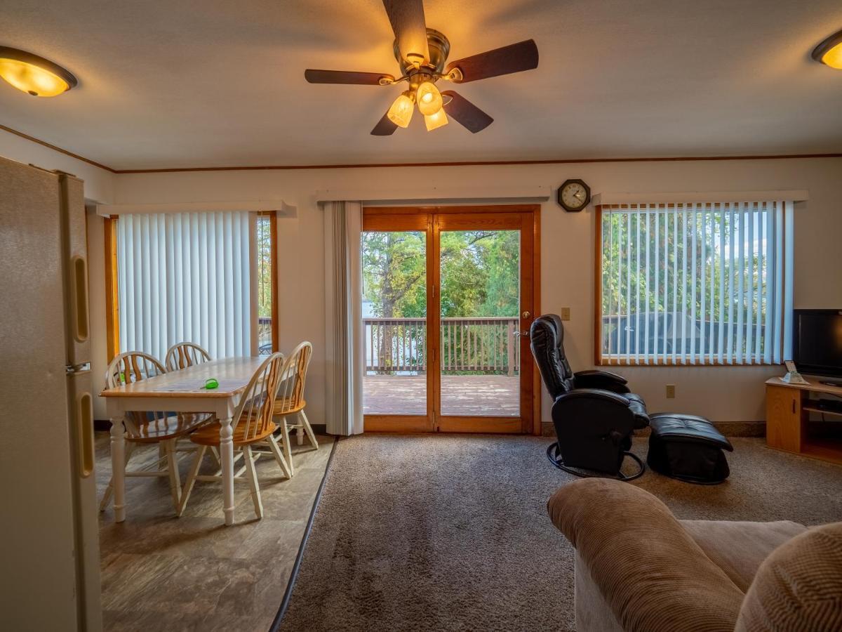 Lake 'N Pines Motel 库珀斯敦 外观 照片