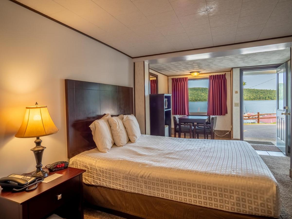 Lake 'N Pines Motel 库珀斯敦 外观 照片