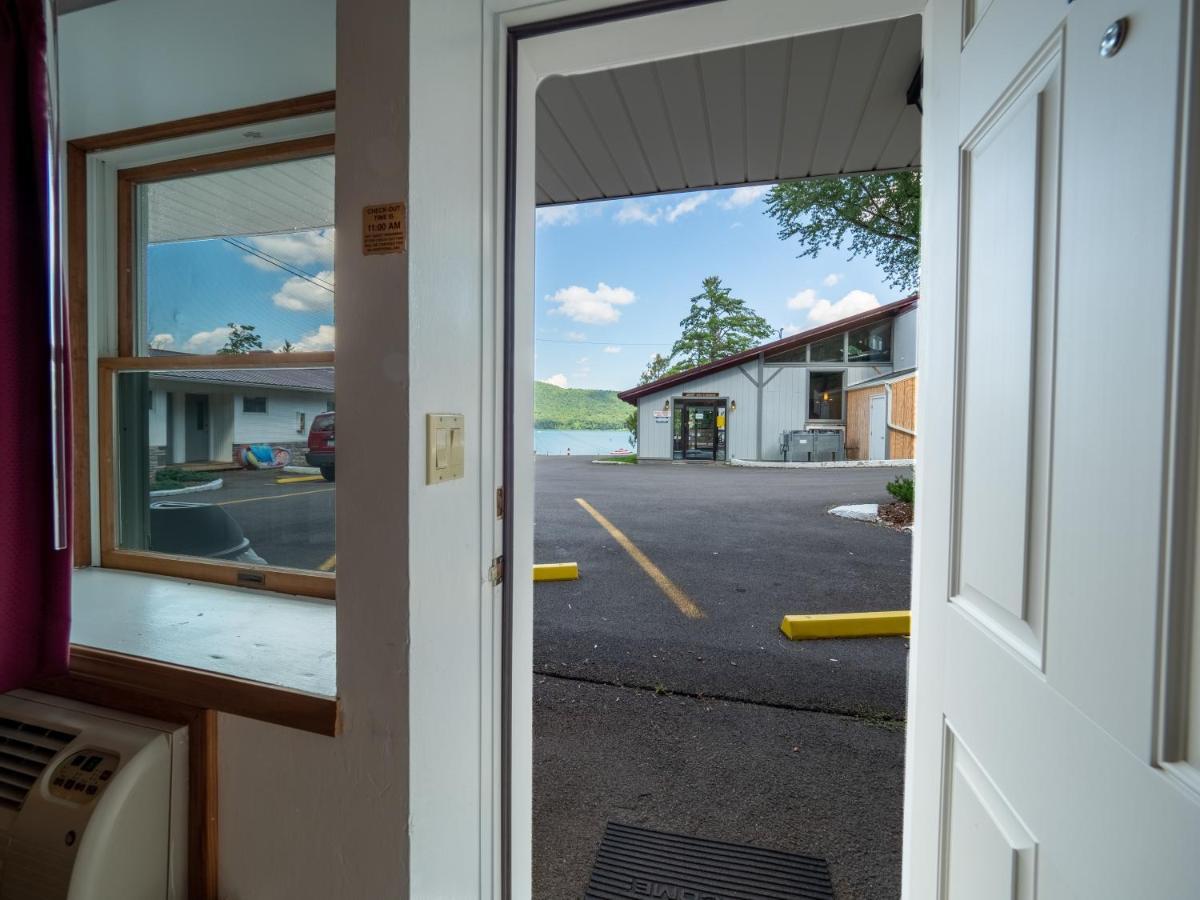 Lake 'N Pines Motel 库珀斯敦 外观 照片
