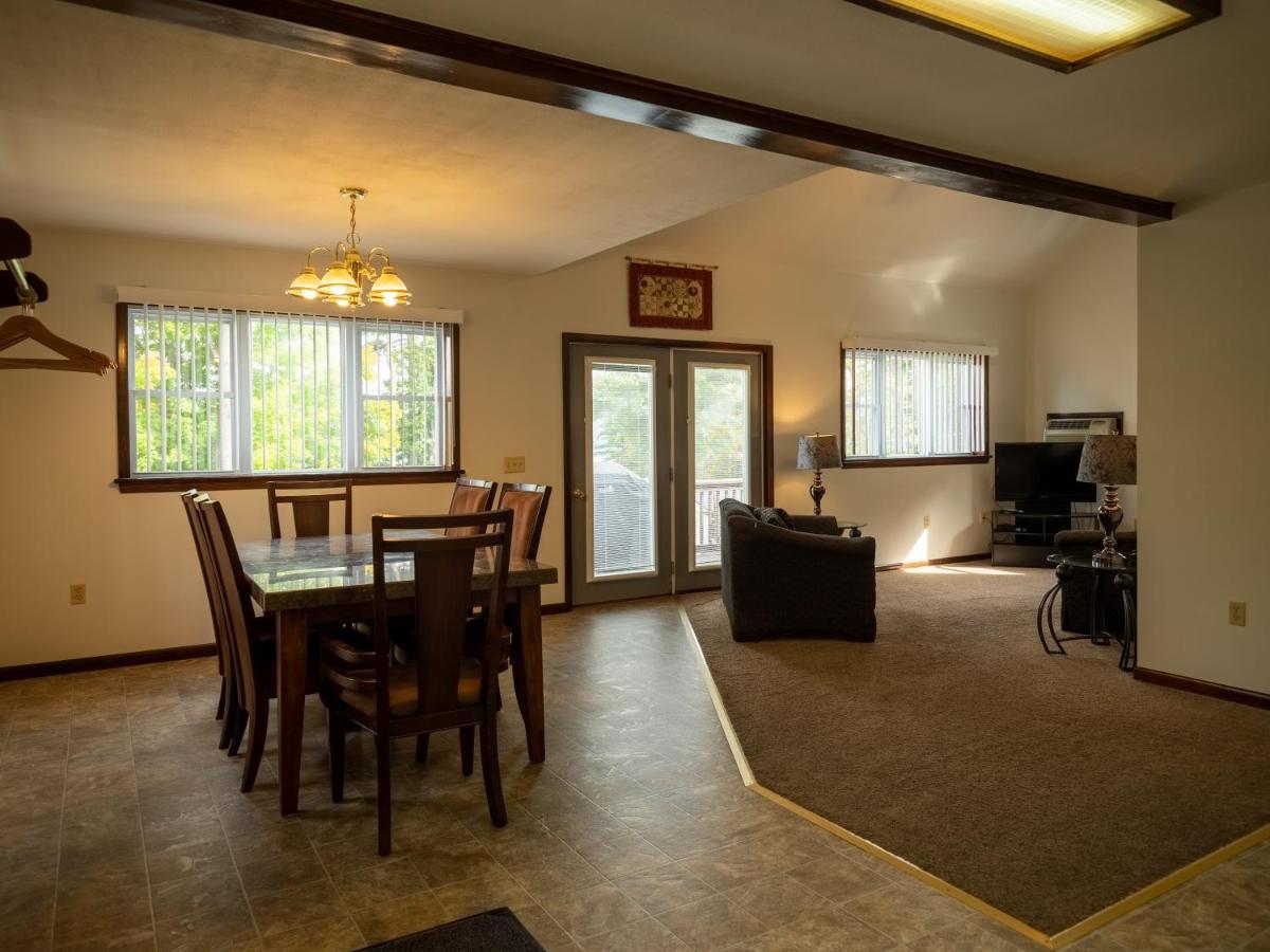 Lake 'N Pines Motel 库珀斯敦 外观 照片
