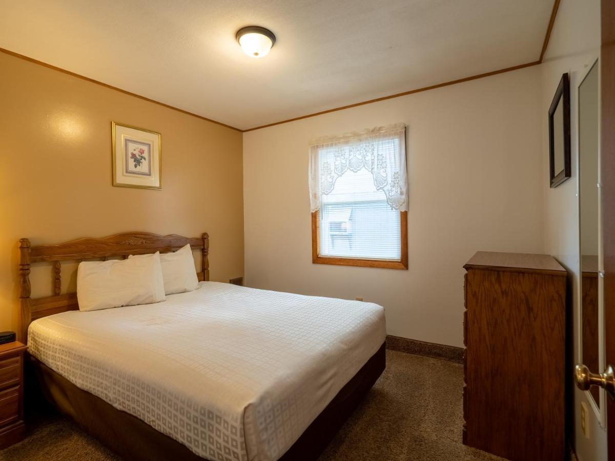 Lake 'N Pines Motel 库珀斯敦 外观 照片