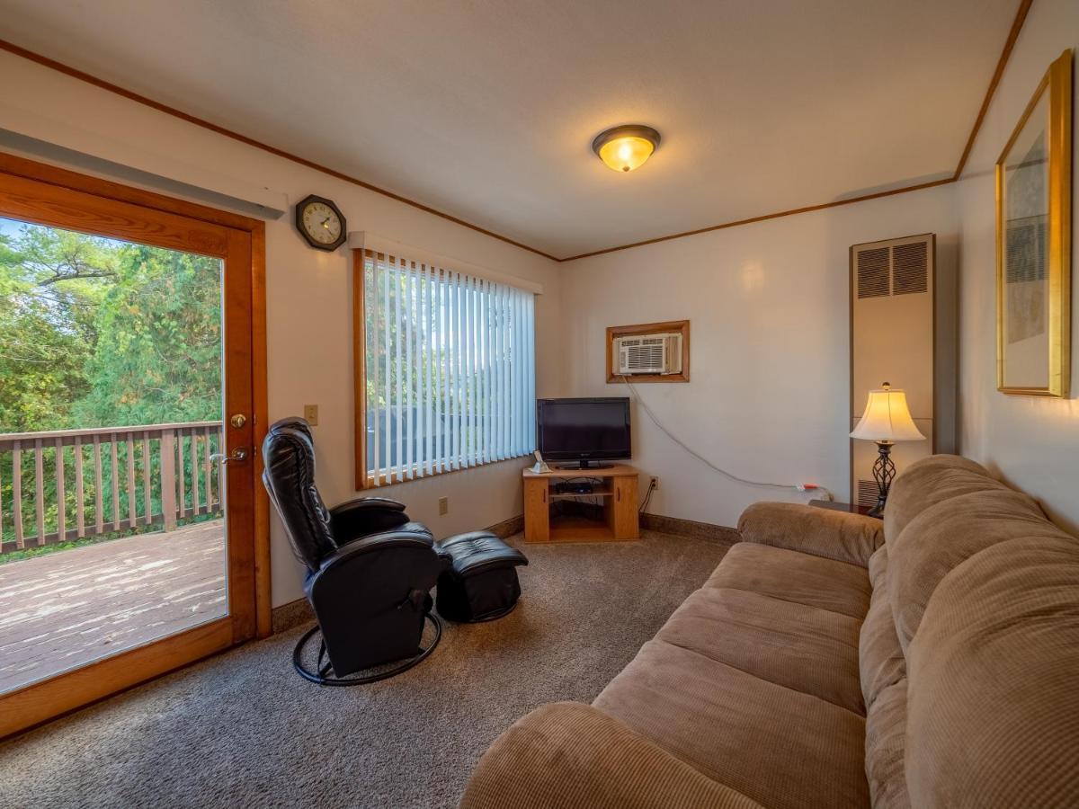 Lake 'N Pines Motel 库珀斯敦 外观 照片