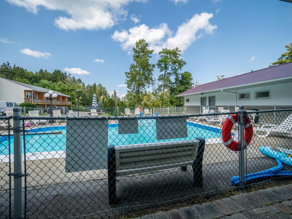 Lake 'N Pines Motel 库珀斯敦 外观 照片