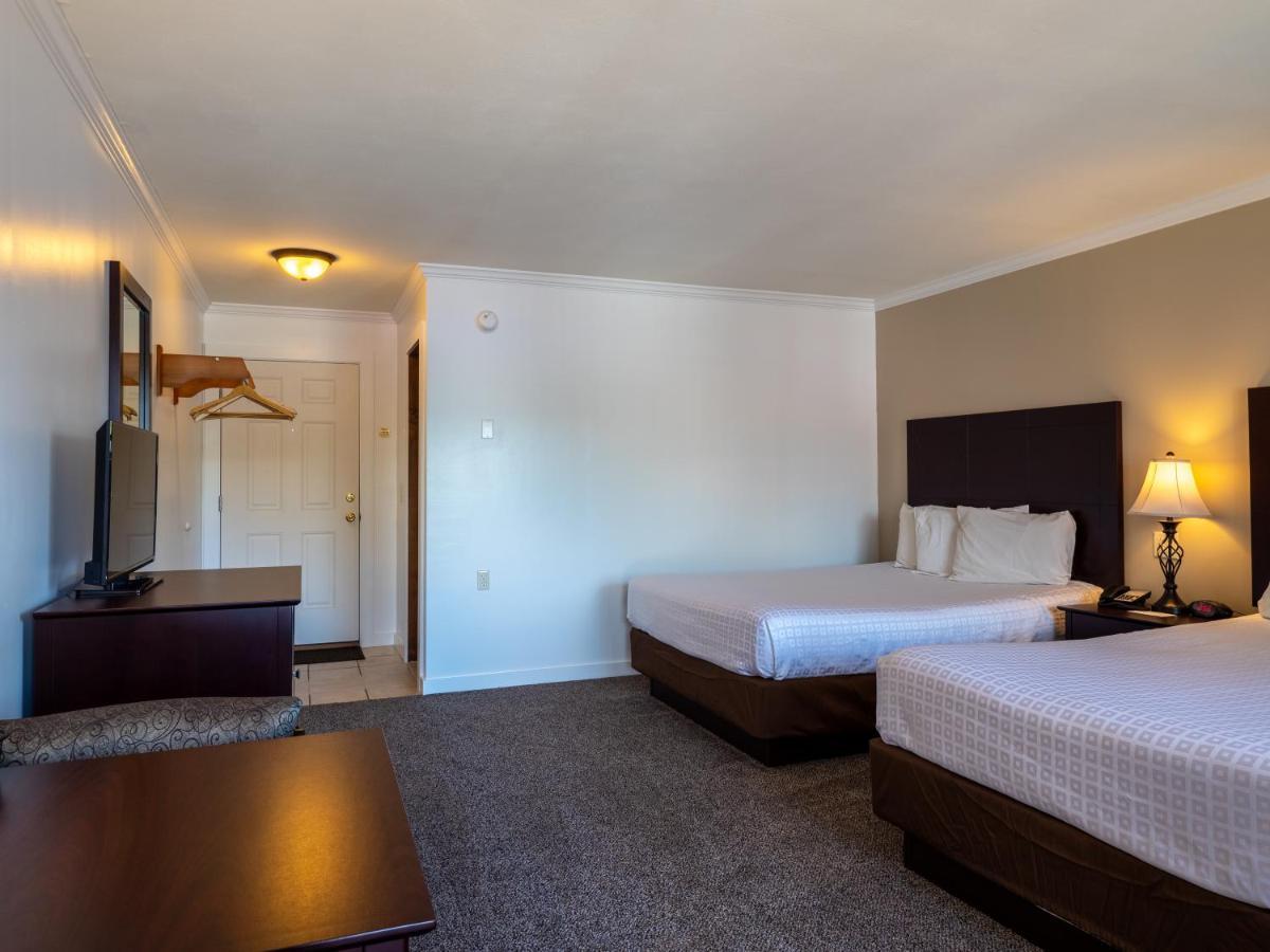 Lake 'N Pines Motel 库珀斯敦 外观 照片