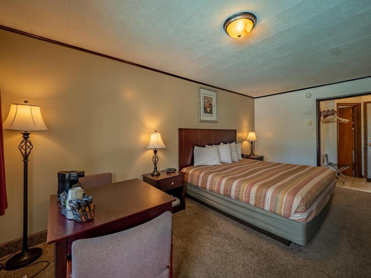 Lake 'N Pines Motel 库珀斯敦 外观 照片